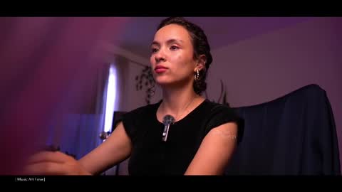 Snapshot of be_lov chatting on March 8, 2025, 2:40 pm Call me Bells Next Stream on Wednesday Feb 26 online show from March 8, 2025, 2:40 pm