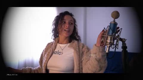 Snapshot of be_lov chatting on October 20, 2025, 7:14 pm Call me Bells Next Stream on Wednesday Feb 26 online show from October 20, 2025, 7:14 pm