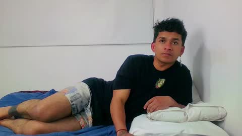 Sara  Juan online show from December 20, 2024, 12:41 am