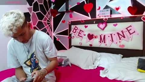 Sara  Juan online show from February 14, 2025, 5:09 am