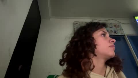 Sara  Juan online show from October 25, 2025, 1:57 am