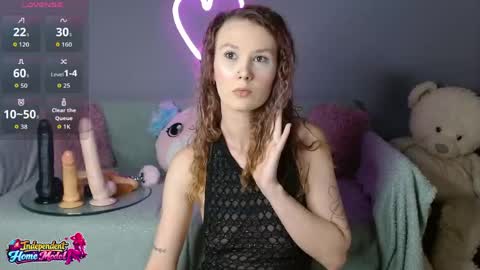 Snapshot of bea_doll chatting on June 7, 2026, 2:37 am Bea online show from June 7, 2026, 2:37 am