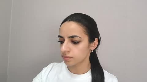 Snapshot of beabliese chatting on April 8, 2026, 6:57 am beabliese online show from April 8, 2026, 6:57 am