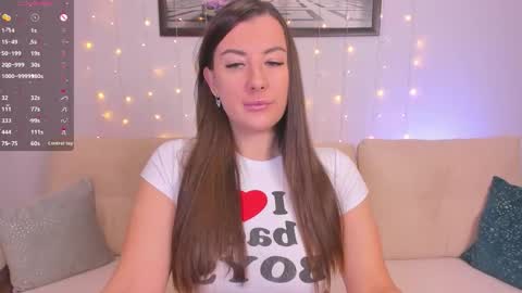 Lola online show from November 30, 2025, 7:12 am