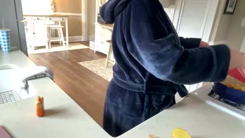 Snapshot of beachymilf chatting on February 27, 2025, 3:48 pm BeachyMILF online show from February 27, 2025, 3:48 pm