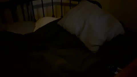 Snapshot of beachymilf chatting on October 5, 2025, 2:54 am BeachyMILF online show from October 5, 2025, 2:54 am