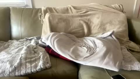 Snapshot of beachymilf chatting on October 21, 2025, 2:29 pm BeachyMILF online show from October 21, 2025, 2:29 pm