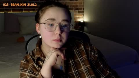 Snapshot of beam_kim chatting on February 4, 2025, 10:24 pm kim3 INDEPENDENT MODEL online show from February 4, 2025, 10:24 pm