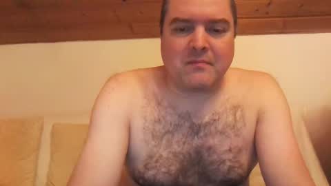 Snapshot of bear037 chatting on December 20, 2025, 3:57 am bear037 online show from December 20, 2025, 3:57 am