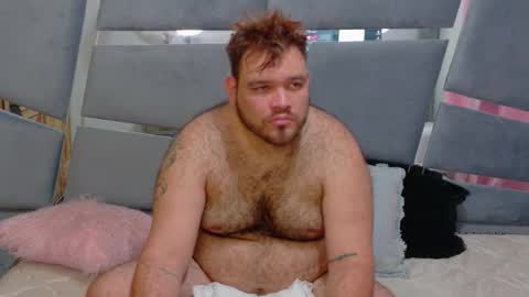 Snapshot of bear_big_ chatting on November 24, 2025, 7:13 pm bigbearr online show from November 24, 2025, 7:13 pm