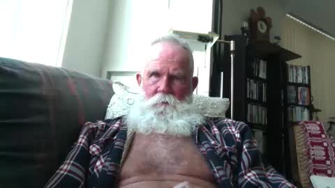 Snapshot of beardbushy chatting on September 21, 2025, 3:46 pm beardbushy online show from September 21, 2025, 3:46 pm