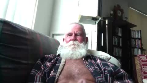 Snapshot of beardbushy chatting on September 22, 2025, 6:32 pm beardbushy online show from September 22, 2025, 6:32 pm