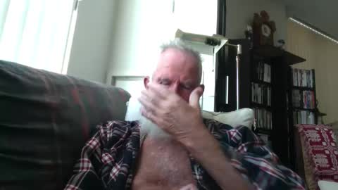 Snapshot of beardbushy chatting on September 28, 2025, 4:12 pm beardbushy online show from September 28, 2025, 4:12 pm