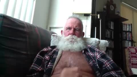 Snapshot of beardbushy chatting on October 2, 2025, 2:35 pm beardbushy online show from October 2, 2025, 2:35 pm