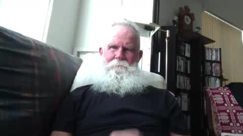 Snapshot of beardbushy chatting on November 24, 2025, 4:51 pm beardbushy online show from November 24, 2025, 4:51 pm