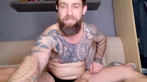 Snapshot of beardedtattedguy chatting on January 6, 2026, 1:59 pm beardedtattedguy online show from January 6, 2026, 1:59 pm