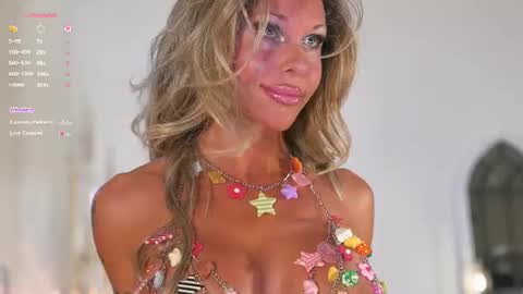 Snapshot of beatrix_rich chatting on June 13, 2026, 7:01 pm beatrix_rich online show from June 13, 2026, 7:01 pm