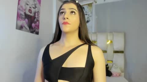 Valeria online show from December 17, 2025, 11:00 pm