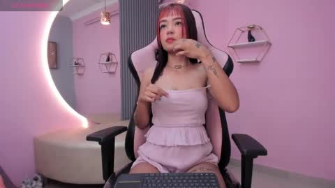 Snapshot of beautty_woman_ chatting on April 30, 2026, 6:25 pm Sara online show from April 30, 2026, 6:25 pm