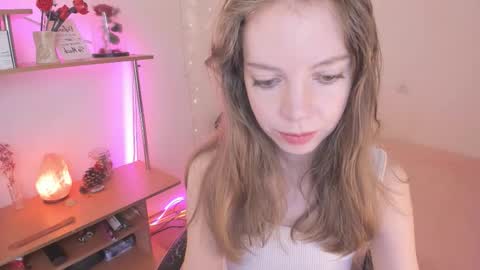 Eliise online show from September 29, 2025, 9:03 am