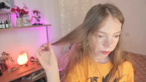 Eliise online show from April 6, 2026, 8:15 am