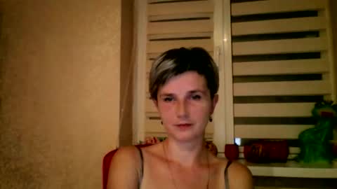 Snapshot of beautyksenia chatting on October 24, 2025, 7:32 pm BeautyKsenia online show from October 24, 2025, 7:32 pm