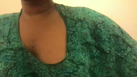 Snapshot of bebeyaa chatting on April 14, 2026, 9:43 pm bebeyaa online show from April 14, 2026, 9:43 pm