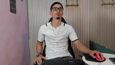 Snapshot of becker2_ chatting on January 13, 2026, 3:17 pm becker2_ online show from January 13, 2026, 3:17 pm