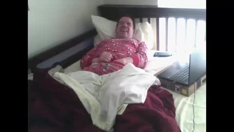 Snapshot of bedwetboy chatting on May 26, 2026, 11:06 am Bedwetboys online show from May 26, 2026, 11:06 am