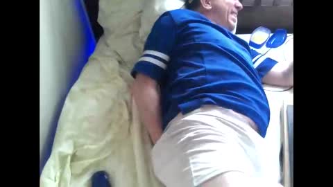 Snapshot of bedwetboy chatting on May 29, 2026, 12:14 pm Bedwetboys online show from May 29, 2026, 12:14 pm