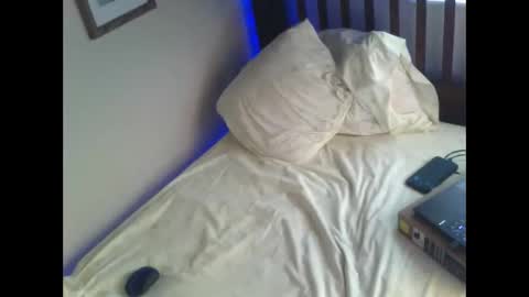 Snapshot of bedwetboy chatting on May 30, 2026, 1:41 pm Bedwetboys online show from May 30, 2026, 1:41 pm
