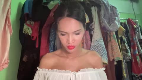 bee_thai online show from March 14, 2026, 8:47 pm