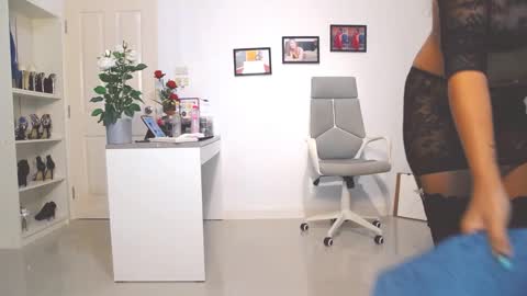 Snapshot of beebeethai chatting on December 10, 2024, 1:11 am Bee if you ever see the girl who can take 12 inch all the way inside the ass try me online show from December 10, 2024, 1:11 am