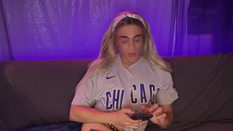 Roxy Runs Far online show from August 3, 2026, 8:57 am