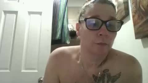 Snapshot of beesmithfield chatting on April 29, 2026, 4:27 am beesmithfield online show from April 29, 2026, 4:27 am
