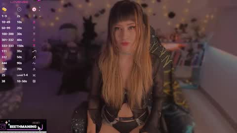       online show from October 7, 2025, 12:13 pm