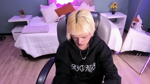 Bela online show from April 10, 2026, 1:05 pm