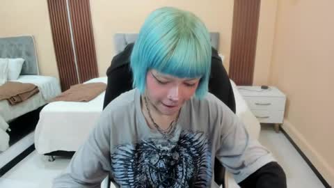 Snapshot of bela_craxkerr chatting on June 6, 2026, 12:43 pm Bela online show from June 6, 2026, 12:43 pm