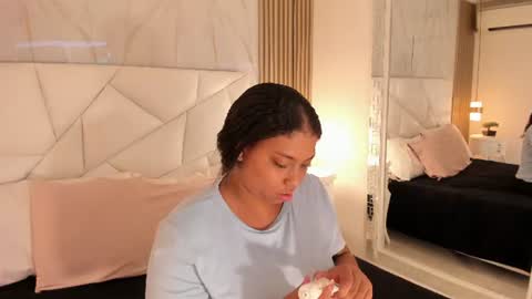 Snapshot of belacampbell chatting on June 30, 2026, 5:19 am Bela online show from June 30, 2026, 5:19 am