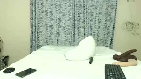 belindaxxxx online show from February 16, 2026, 4:19 am