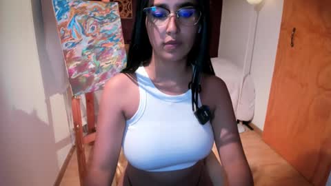 Snapshot of bella_669 chatting on March 11, 2025, 2:10 am Bella 669 online show from March 11, 2025, 2:10 am