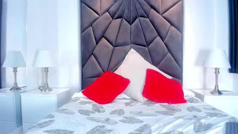 BELLA  online show from November 11, 2025, 4:23 am