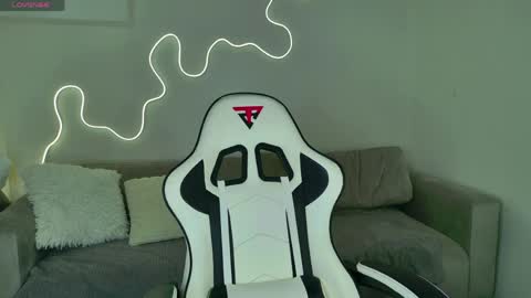 Hi I am Bella online show from March 30, 2026, 3:29 am