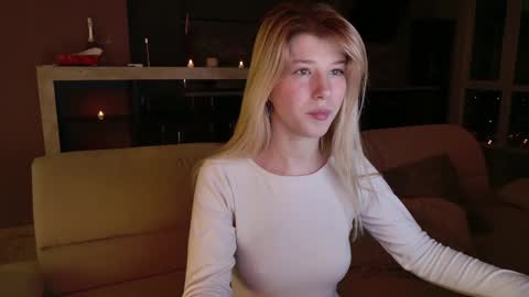 Snapshot of bella_amoury chatting on February 11, 2025, 9:25 pm Bella online show from February 11, 2025, 9:25 pm