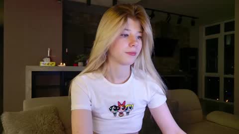 Snapshot of bella_amoury chatting on March 8, 2025, 2:12 am Bella online show from March 8, 2025, 2:12 am