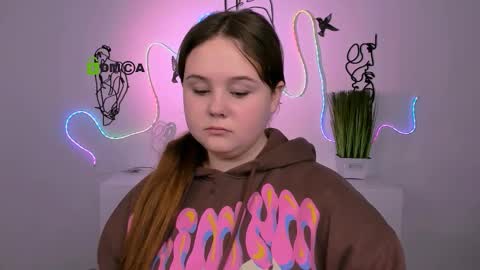 bella_blade online show from December 15, 2025, 6:17 am