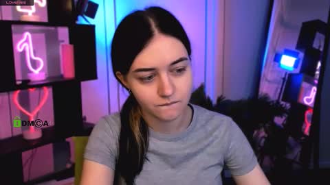 bella_blade online show from December 16, 2025, 5:45 am