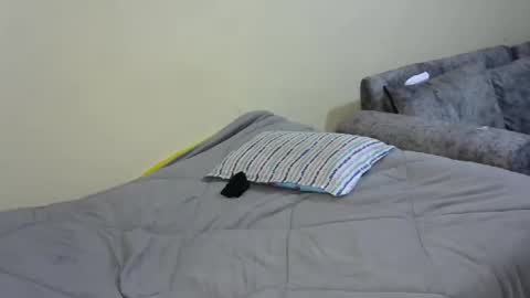 bella_c8 online show from April 7, 2026, 1:06 am