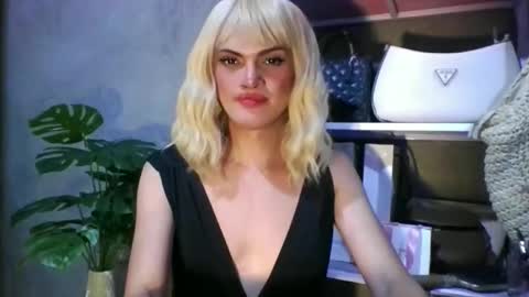 Bella Barbie online show from June 9, 2026, 8:20 pm