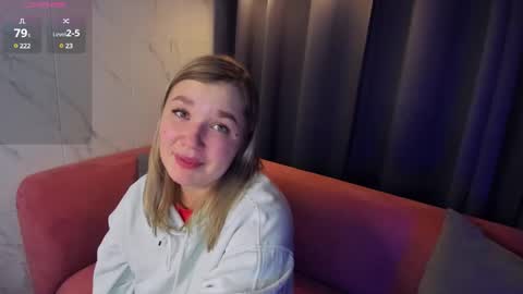 Snapshot of bella_cosmo chatting on January 30, 2025, 7:48 pm Bella online show from January 30, 2025, 7:48 pm